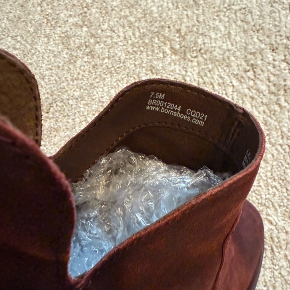 Born Kerri Distressed WesternBurgundy Suede Ankle Booties Size 7.5 M Pre-Owned - Picture 14 of 16